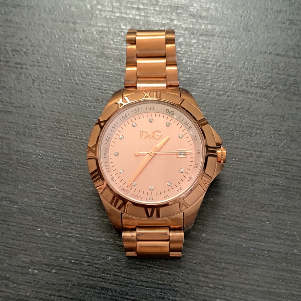 ROSE GOLD DOLCE AND GABBANA WATCH